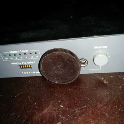 Audio-Technica AT-MX351 Automatic Mixer Silly Vintage Knobs image 3