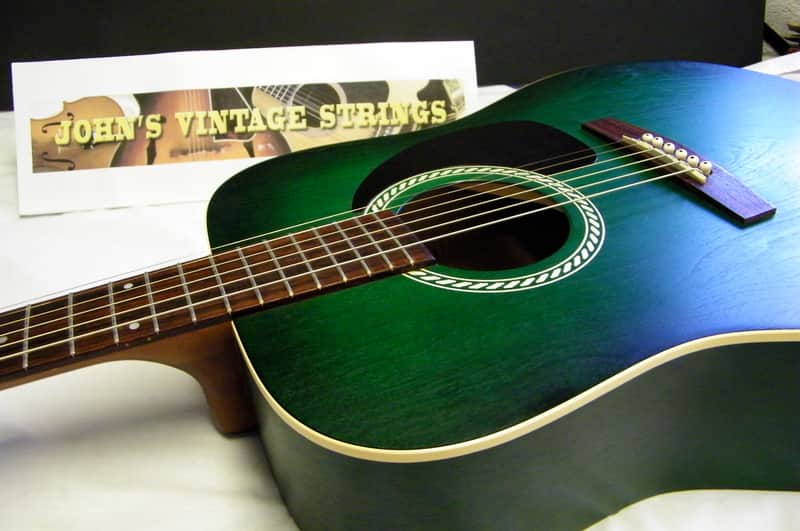 Art & Lutherie Wild Cherry 2000's Satin Forest Green | Reverb