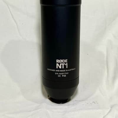 RODE NT1-A Large Diaphragm Cardioid Condenser Microphone 2002 - Present - Silver