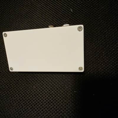 Spaceman Effects Atlas IV Preamp Booster - White Light image 2