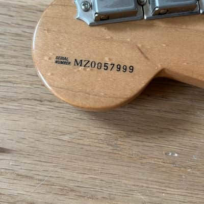 Fender Deluxe Series Toronado 2000 - Candy Apple Red image 4