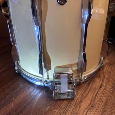 Pearl Marching Percussion 13.5x12 Marching Snare Drum White w/ Sling - Made in Taiwan image 4