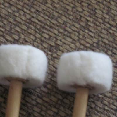 ONE pair new old stock (with packaging) Vic Firth T2 AMERICAN CUSTOM TIMPANI - CARTWHEEL MALLETS (SOFT), Head material / color: Felt / White -- Handle material: Hickory (or maybe Rock Maple) from 2010s (2019) image 6
