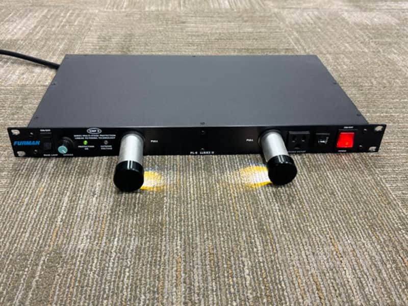Furman PL-8 Series II, 15- Amp Power Conditioner, 1U Rack Space w/ Lights, Excellent Condition image 1