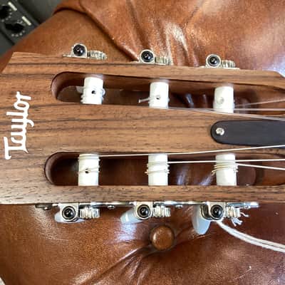 Taylor 214 CE-N with gig bag image 5