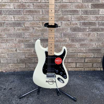 Squier deluxe stratocaster 2017 Pearl White Metallic | Reverb