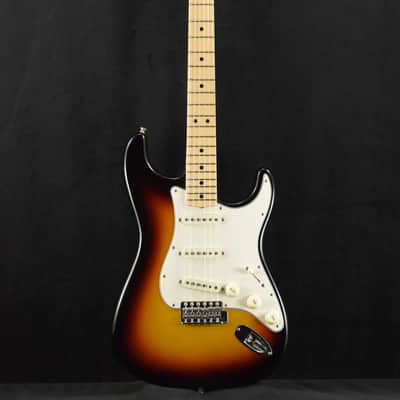 Mint Fender Custom Shop 1968 Stratocaster DLX Closet Classic 3-Color Sunburst image 2