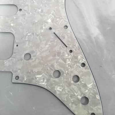 Fender 099-2192-005 American Elite Stratocaster HSS 11-Hole Pickguard 4-Ply 2010s - White Moto image 3