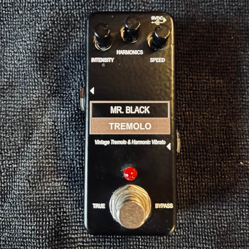 Mr. Black Mini Tremolo