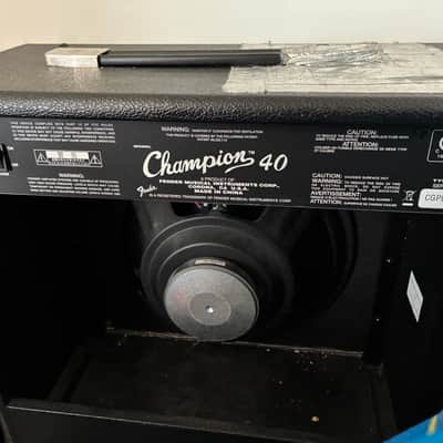 Fender Champion 40 2-Channel 40-Watt 1x12" Guitar Practice Amp 2013 - 2024 - Black image 2