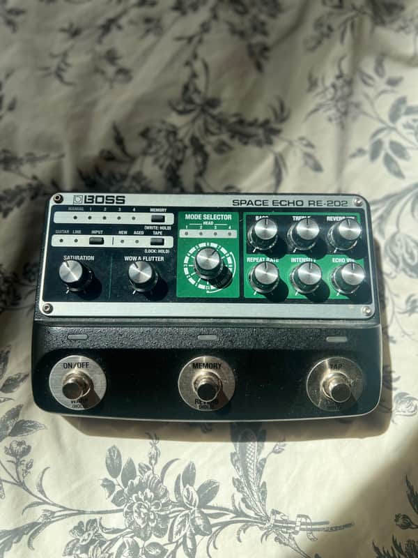 Boss RE-202 Space Echo