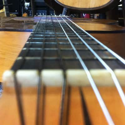 Belle guitare du luthier Ricardo Sanchis Nacher vers 1930/40 tête à chevilles 1,01 kg! image 16