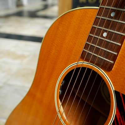 Gibson J-35 in Antique Natural (2015/16) image 7