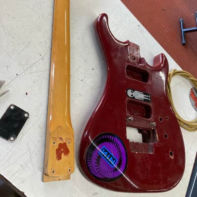 Kramer 300 HST parts project 1970,/80,s Refinish dark red image 2