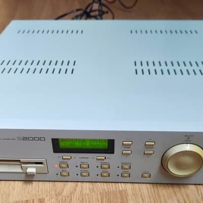 Akai S2000 MIDI Stereo Digital Sampler 1995 - White