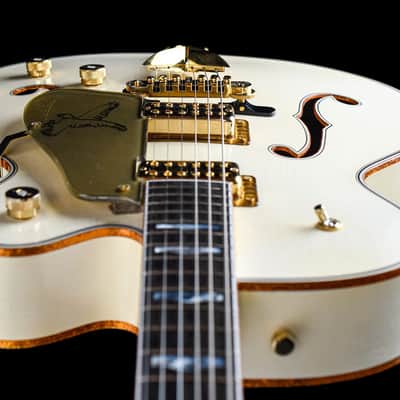 Gretsch Custom Shop G6136 Falcon Vintage White Relic image 13