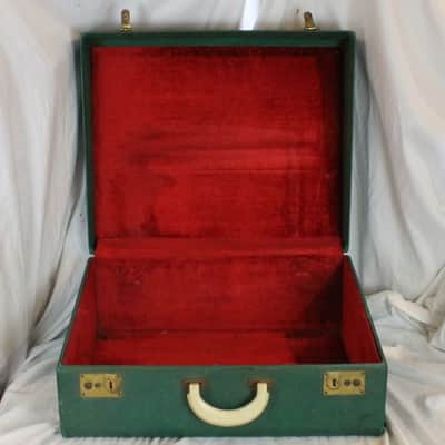 Emerald City Italian Hard Case for Accordion 20" x 16.75" x 9.25" (50.75cm x 42.50cm x 23.50cm) image 2
