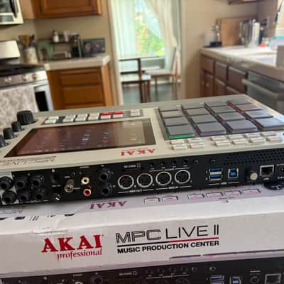 Akai MPC Live II Standalone Sampler / Sequencer Retro Edition 2020 - Present - Grey - OPEN BOX image 10