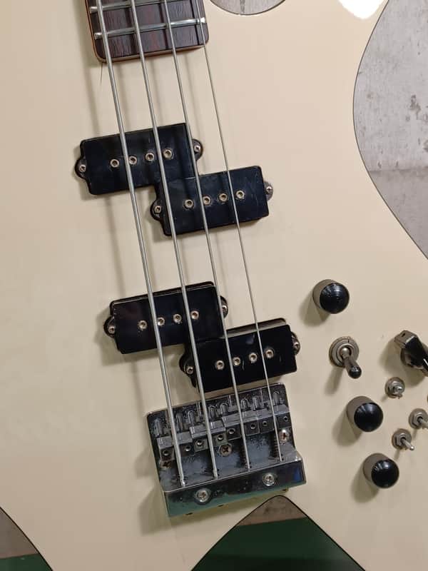 B.C. Rich Warlock Bass Nikki Sixx Motley Crue 80's White NJ | Reverb