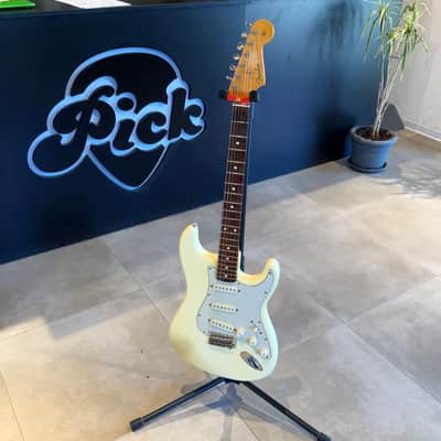 Fender American Vintage '62 Stratocaster 2000 - 2012 - Olympic White image 1