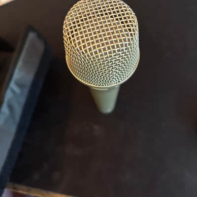 Neumann KMS 105 Handheld Supercardioid Condenser Microphone with case and clip image 5