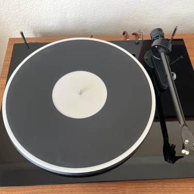 Pro-Ject Debut Carbon Turntable Sumiko Pearl Cartridge + Herbie's Mat Excellent image 11