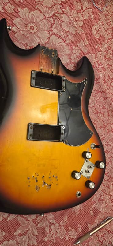 Univox Badazz 1970-74 - Sunburst image 1