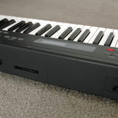 Yamaha SY35 Synthesizer image 3