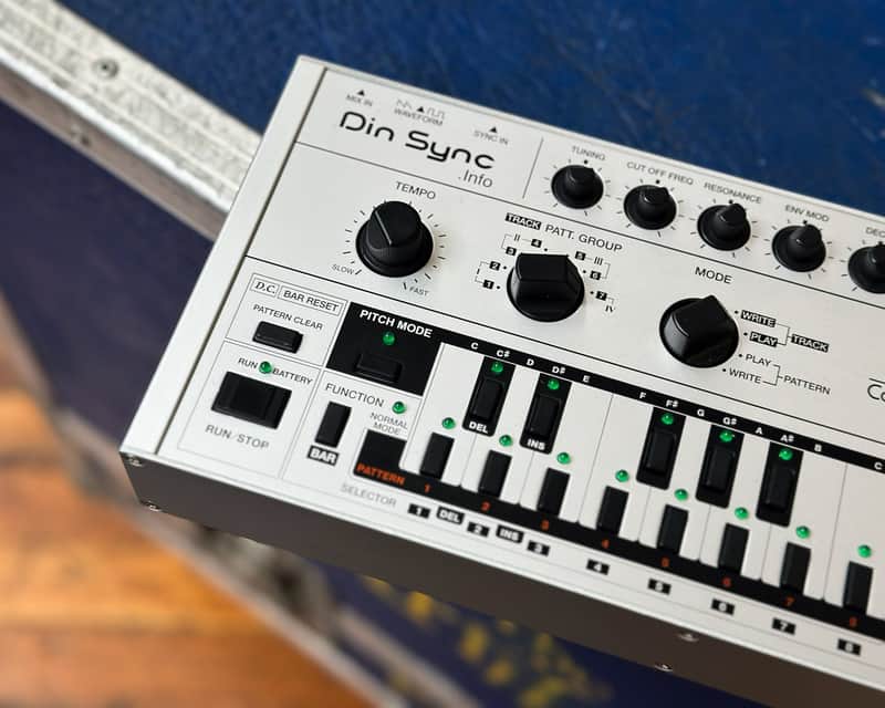 Din Sync RE-303 Bassline Replica | Reverb