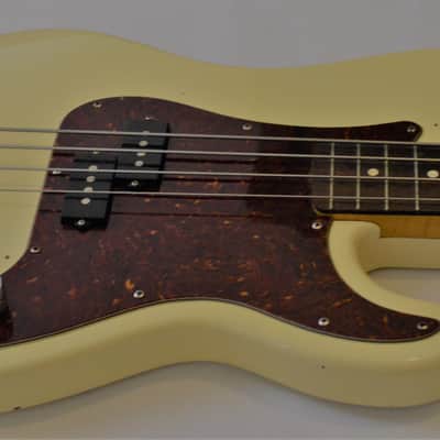 Fender Precision Bass 62  Aged Cream 1995 All stock Hard case Non Import Setup Amazing image 2