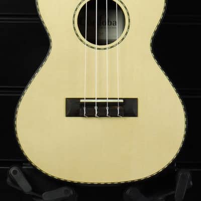 Cordoba 21T Tenor ukulele natural image 1