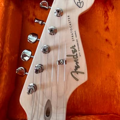Fender Eric Clapton Artist Series Stratocaster with Vintage Noiseless Pickups 2001 - Present Torino Red image 5