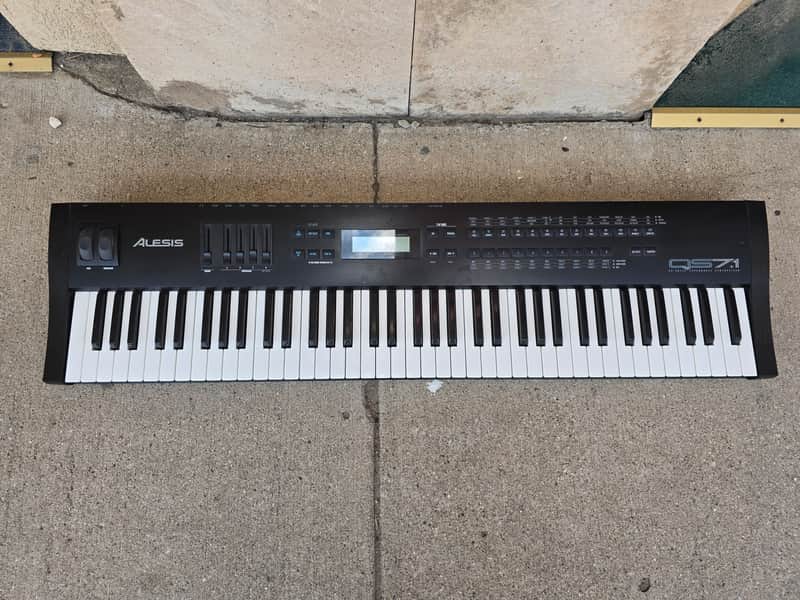 Alesis QS7.1