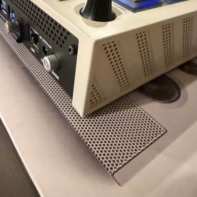 Akai MPC Live II Standalone Sampler / Sequencer Retro Edition 2020 - Present - Grey image 10
