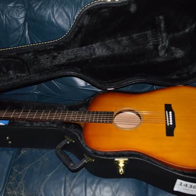 Larrivee Simple 6 Dreadnought Sunburst 2026 - Satin image 2