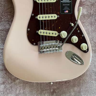 Fender American Professional II Stratocaster with Rosewood Neck 2021 - Shell Pink image 2