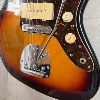 Fender Jazzmaster JM66B Crafted in Japan - Sunburst image 8