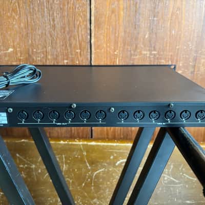 Roland A-880 8 IN/8 OUT MIDI PATCHER / MIXER Midi PatchBay Rack Unit image 7