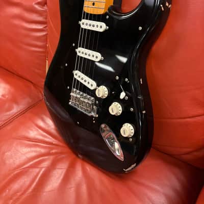 2008 Fender Custom Shop David Gilmour Stratocaster Relic Black over 3-Color Sunburst image 3