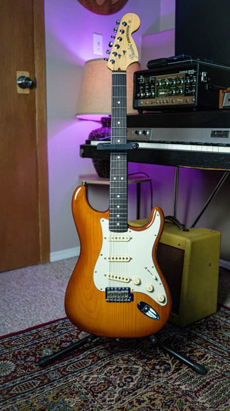 2021 Fender American Performer Stratocaster with Rosewood Fretboard - Honeyburst image 1