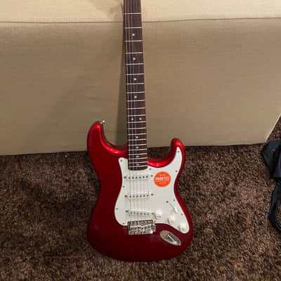 Squier Classic Vibe '60s Stratocaster with Laurel Fretboard 2019 - Present - Candy Apple Red image 2