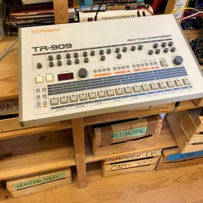 Roland TR-909 Rhythm Composer 1983 - 1985 image 1