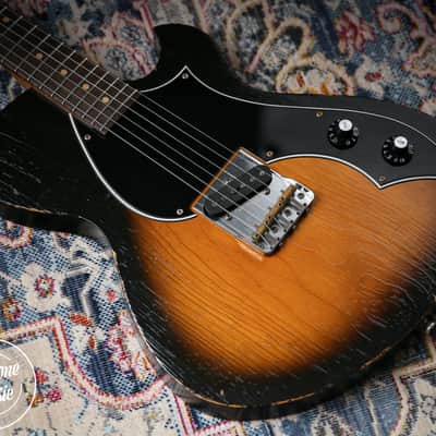 Novo Solus F1 Sunburst 2 Tone Sunburst image 3