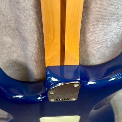 Fender Deluxe Players Stratocaster with Maple Fretboard 2017 - Sapphire Blue Transparent image 10