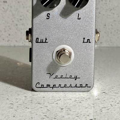 Keeley Compressor 初期型 2 ノブ 旧ロゴ #1208 Keeley COMPRESSOR 2Knob 買取ました。デジマートにて￥19,800で販売中