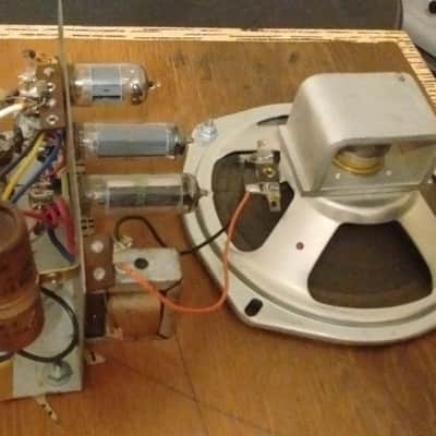 Vintage 1957 RCA Victor Royalist AC/DC Tube Combo Amplifier - Like Kay or Valco image 7