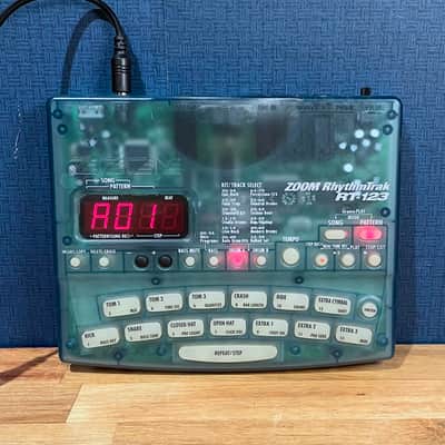 Zoom RT-123 Drum & Bass Machine Transparent Blue