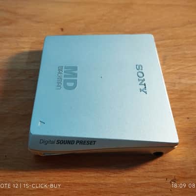 Sony MZ E75 1999 - Sony Walkman portable mini disc player MZ E75 silver working image 4