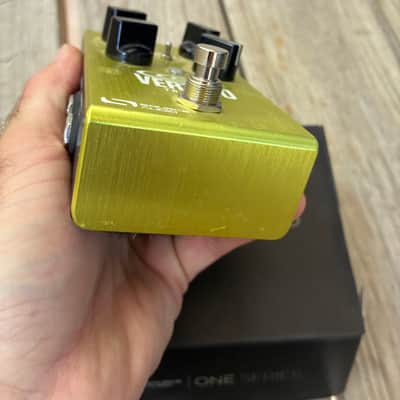 Source Audio Vertigo Tremolo electric guitar pedal with box 2010s - Green image 10