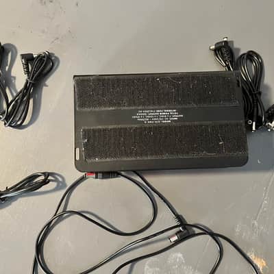 Gator GTR-PWR-8 Power Supply With 8 Isolated Outputs 2010s - Black image 6